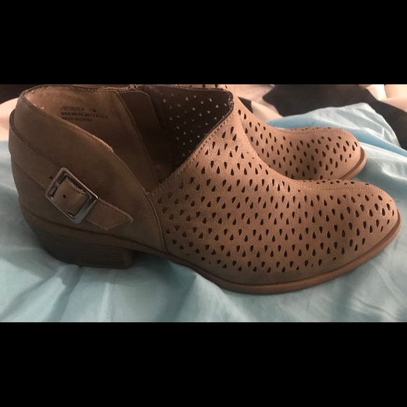 Booties - Picture 5 of 6